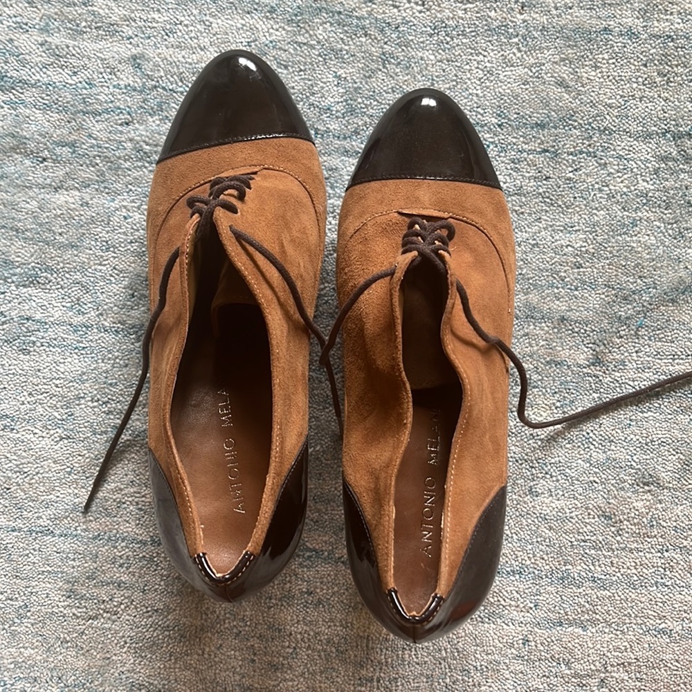 Gossip Girl leather heels!